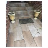 4 FLOWER POTS AND DECOR IN FRONT YARD