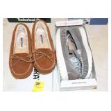 2 PAIRS OF MINNETONKA SLIPPERS
