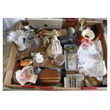 ASSORTED GLASS FIGURINES/STATUES