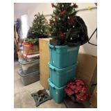 LARGE ASSORTMENT OF CHRISTMAS ITEMS