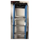 WERNER 6FT FIBERGLASS LADDER