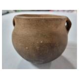 NATIVE AMERICAN SMALL STRAP HANDLE POT (CRACKED)