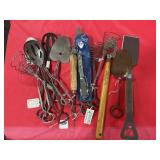 ANTIQUE & COLLECTIBLE KITCHENWARE