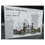 DICKENS VILLAGE SERIES- DICKENS VILLAGE GATE