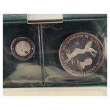 EL SALVADOR 2 COIN SET W/ COA & COLLECTOR PURSE