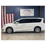 2017 ChryLSER PACIFICA