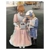 LENOX PORCELAIN FIGURINE 'THE PRESENT' - 7'