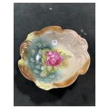 11' CABBAGE ROSE PORCELAIN BOWL - UNMARKED