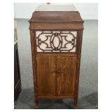 BRUNSWICK ANTIQUE FLOOR MODEL VICTROLA RECORD