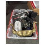 HOUSEWARES: GLASS CAKE DOME, BRAS SWAN