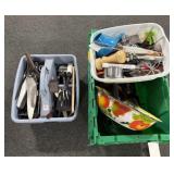 KITCHENWARE: COOKING KNIVES, UNTENSILS,