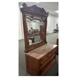 VICTORIAN WALNUT MARBLE TOP 5 DRAWER DRESSER WITH