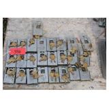 25 American Locks w/Keys