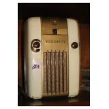 1945 WESTINGHOUSE LITTLE JEWEL RADIO