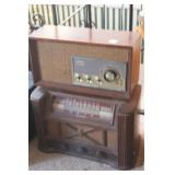 TWO NON WORKING VINTAGE RADIOS