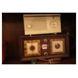 TWO NON WORKING VINTAGE RADIOS