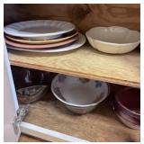 CONTENTS OF CABINET: PLATES, BOWLS ECT.