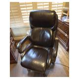 BROWN BONDED LEATHER LA-Z-BOY BIG AND TALL OFFICE