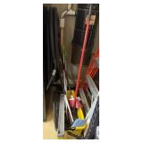 SQUARE MOP BUCKET W/ BROOMS