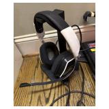 CORSAIR GAMING HEADSET W/ STAND (UNTESTED)........