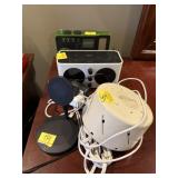 RADIO SHACK EMERGENCY CRANK WEATHER RADIO, ....