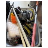 TOTE FULL OF CAR DETAILING/WASHING EQUIP. MAT.