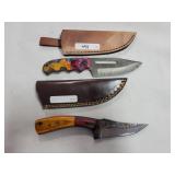 2 KNIVES WITH DAMASCUS BLADES