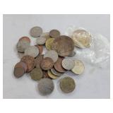 BAG OF ASSORTED COINS AND TOKENS