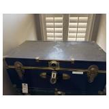 VTG-STYLE FOOT LOCKER STORAGE TRUNK W/ BRASS-TONE