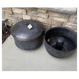 (2) VTG HOSE POTS (ONE OF THEM INCLUDES A HOSE)