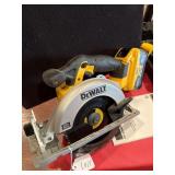 DEWALT 20V MAX 6-1/2" CORDLESS CIRCULAR SAW