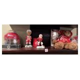 DETROIT RED WINGS MEMORIBILIA - MINI HELMETS,
