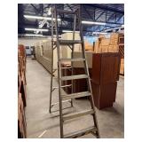 ALUMINUM STEP LADDER 92'