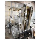 HYSTER forklift 250cid Chevrolet motor  untested