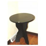 BLACK PAINTED ACCENT TABLE