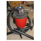 CRAFTSMAN 8 GAL SHOP VAC