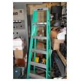 KELLER 6FT FIBERGLASS STEP LADDER