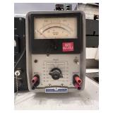 HP VACUJUM  TUBE VOLT METER