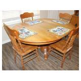Vintage Classic Oak Dining Table w/ 4 Chairs
