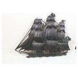 Hanging wall dï¿½cor sailing ship