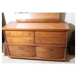 Dresser With Mirror 51x18x61