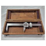 STARRETT VERNIER HEIGHT GAUGE NO 122 - IN WOOD BOX