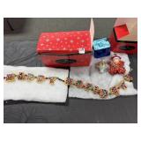 Happy holidays to ornaments