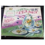 Porcelain toy T-shirt, musical original box