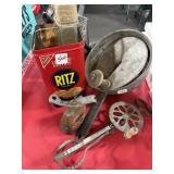 6 pc of Vintage kitchen items