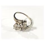 14K WHITE GOLD & DIAMOND CLUSTER RING - SIZE 7.5
