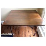 Antique American Spindle Leg Drop Leaf Table