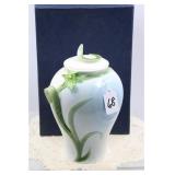 GALLANT CRAFT PORCELAIN COVERED JAR