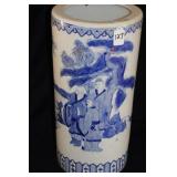 CHINESE BLUE & WHITE PORCELAIN UMBRELLA HOLDER