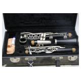 VITO B FLAT STUDENT CLARINET IN CASE